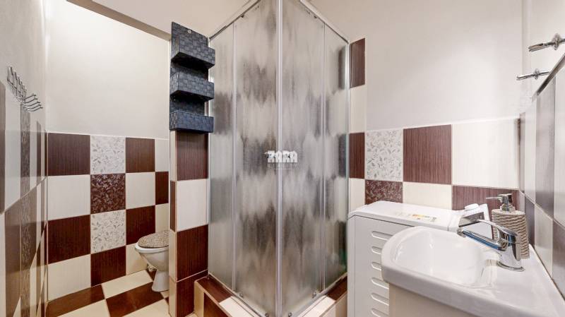 TERASA - PRAŽSKÁ. 2 izb. byt po KR, výborná lokalita. 52m2. ODPORÚČAM.