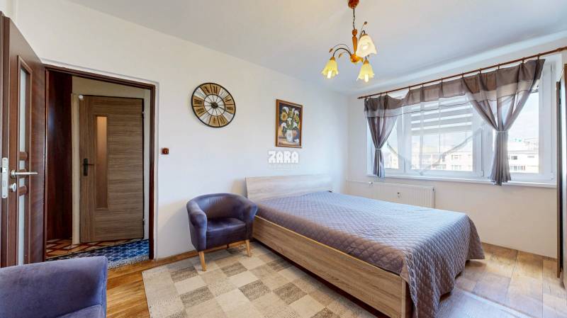 TERASA - PRAŽSKÁ. 2 izb. byt po KR, výborná lokalita. 52m2. ODPORÚČAM.