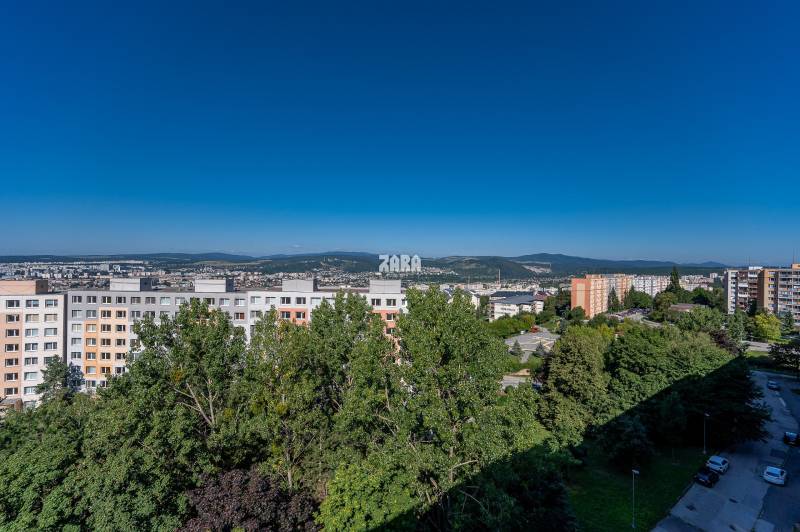 FURČA - KROSNIANSKA, NADČASOVÁ REKONŠTRUKCIA, 3.izb. byt,70 m2, loggia