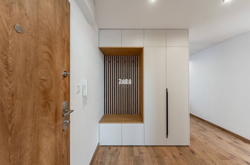 FURČA - KROSNIANSKA, NADČASOVÁ REKONŠTRUKCIA, 3.izb. byt,70 m2, loggia