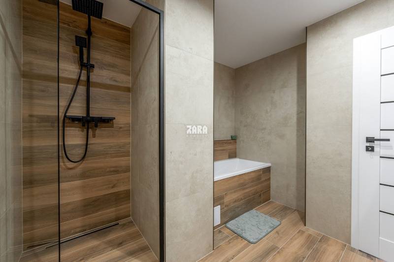FURČA - KROSNIANSKA, NADČASOVÁ REKONŠTRUKCIA, 3.izb. byt,70 m2, loggia