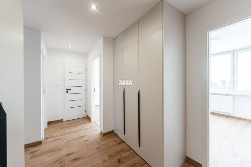 FURČA - KROSNIANSKA, NADČASOVÁ REKONŠTRUKCIA, 3.izb. byt,70 m2, loggia