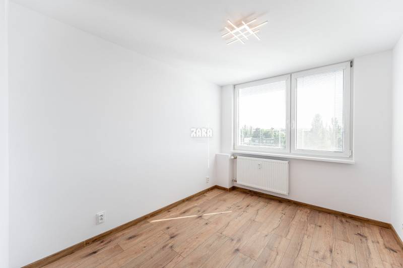FURČA - KROSNIANSKA, NADČASOVÁ REKONŠTRUKCIA, 3.izb. byt,70 m2, loggia