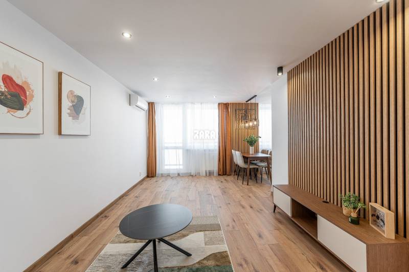 FURČA - KROSNIANSKA, NADČASOVÁ REKONŠTRUKCIA, 3.izb. byt,70 m2, loggia