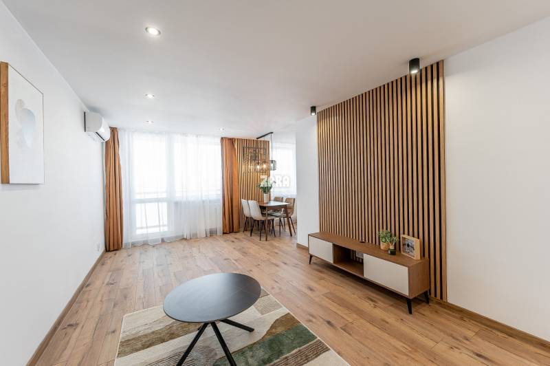 FURČA - KROSNIANSKA, NADČASOVÁ REKONŠTRUKCIA, 3.izb. byt,70 m2, loggia