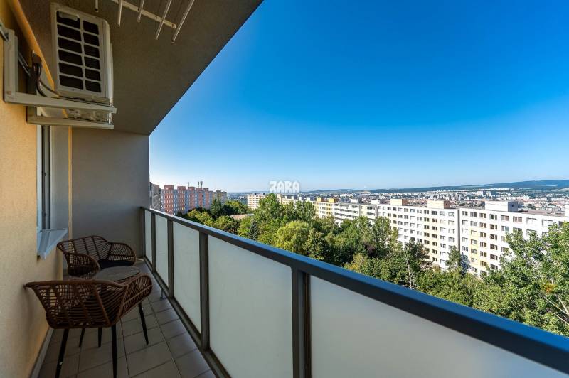 FURČA - KROSNIANSKA, NADČASOVÁ REKONŠTRUKCIA, 3.izb. byt,70 m2, loggia
