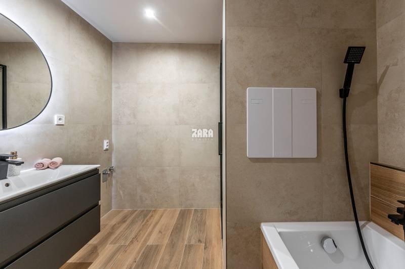 FURČA - KROSNIANSKA, NADČASOVÁ REKONŠTRUKCIA, 3.izb. byt,70 m2, loggia