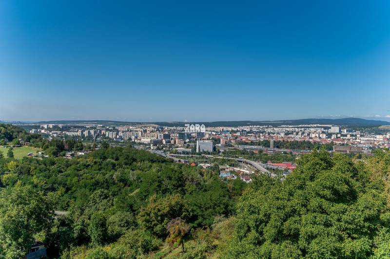 FURČA - MAUREROVA, ZARIADENÝ PEKNÝ 3 izbový byt po KR. 68 m2 + loggia.