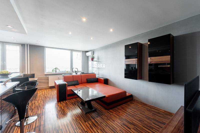 FURČA - MAUREROVA, ZARIADENÝ PEKNÝ 3 izbový byt po KR. 68 m2 + loggia.
