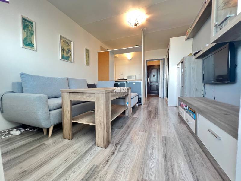 FURČA - BUZULUCKÁ: Pekný 1,5 izbový byt 40 m2 + LOGGIA. Rekonštrukcia