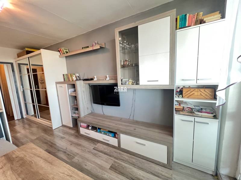 FURČA - BUZULUCKÁ: Pekný 1,5 izbový byt 40 m2 + LOGGIA. Rekonštrukcia