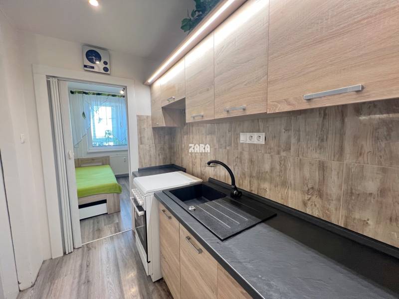 FURČA - BUZULUCKÁ: Pekný 1,5 izbový byt 40 m2 + LOGGIA. Rekonštrukcia