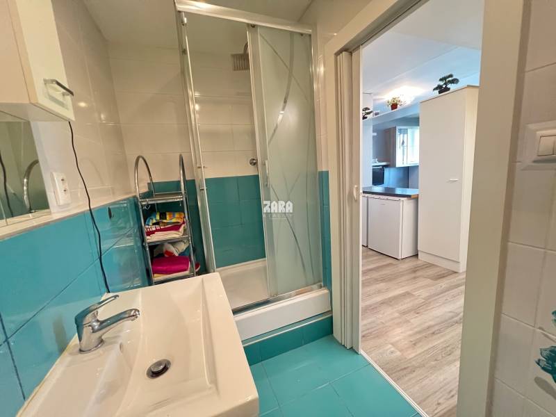 FURČA - BUZULUCKÁ: Pekný 1,5 izbový byt 40 m2 + LOGGIA. Rekonštrukcia
