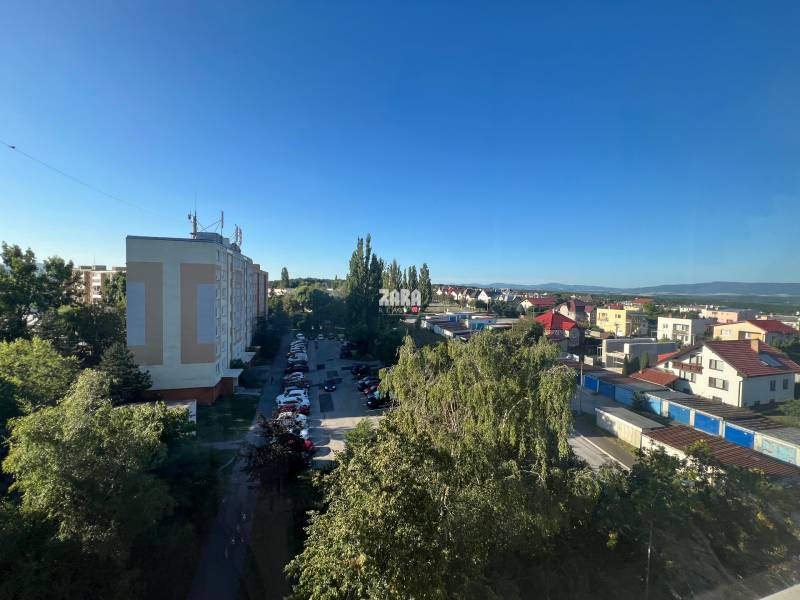 FURČA - BUZULUCKÁ: Pekný 1,5 izbový byt 40 m2 + LOGGIA. Rekonštrukcia