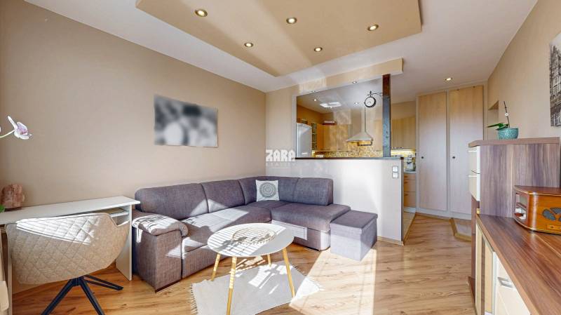 Nad Jazerom - ŽDIARSKA, 1,5 izb. byt, 41 m2 + 2 x loggia.REKONŠTRUKCIA