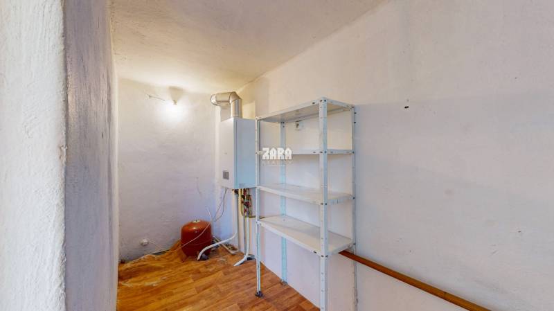 ČAŇA: veľký 5 izb. tehlový rodinný dom. Dvojgeneračný. Pozemok 771 m2.