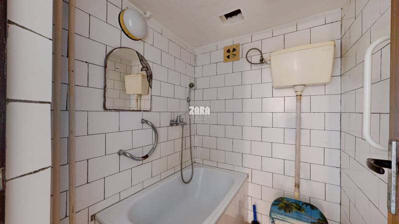 ČAŇA: veľký 5 izb. tehlový rodinný dom. Dvojgeneračný. Pozemok 771 m2.