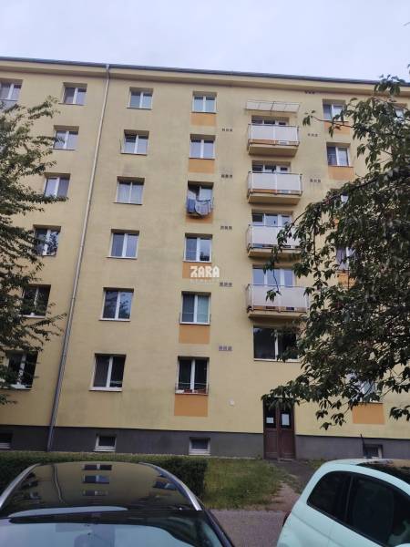 SEVER -Národná trieda: 2 izbový tehlový byt 53m2, 5 posch, výťah