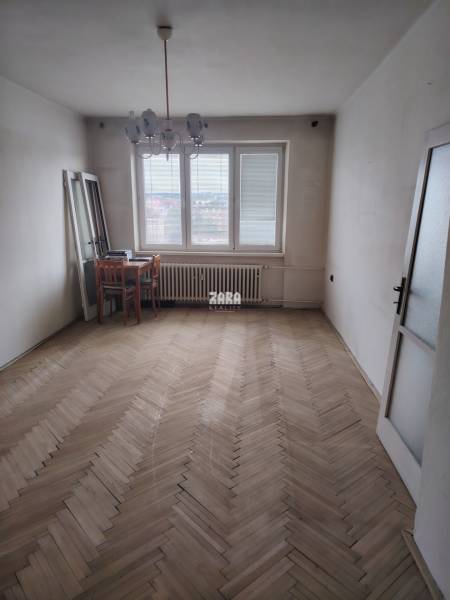 SEVER -Národná trieda: 2 izbový tehlový byt 53m2, 5 posch, výťah