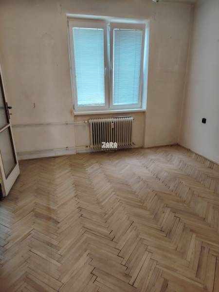 SEVER -Národná trieda: 2 izbový tehlový byt 53m2, 5 posch, výťah