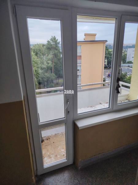 SEVER -Národná trieda: 2 izbový tehlový byt 53m2, 5 posch, výťah