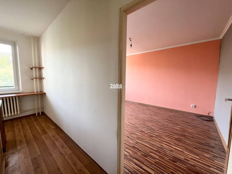 Nám. Kozmonautov- 2 izbový byt, 51 m2, čiastočná rek. KÚPOU VOĽNÝ