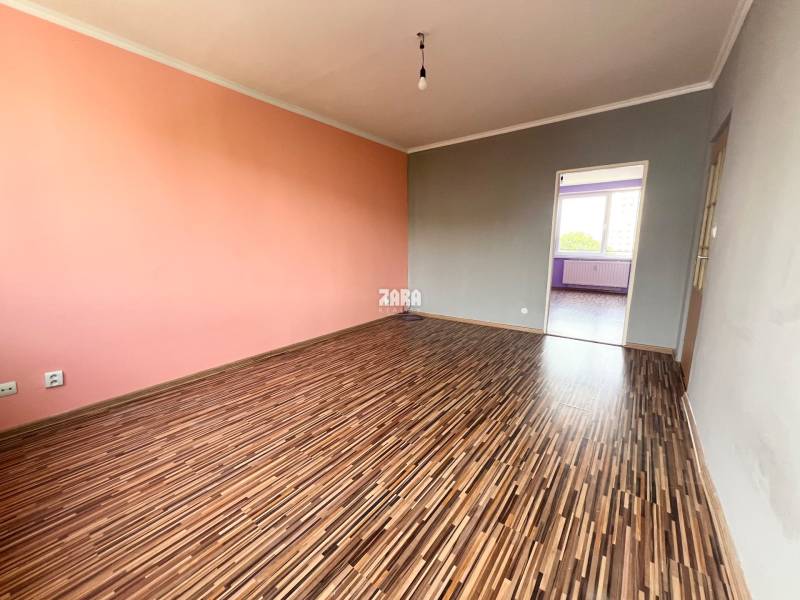 Nám. Kozmonautov- 2 izbový byt, 51 m2, čiastočná rek. KÚPOU VOĽNÝ
