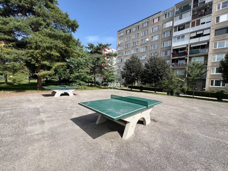 Nám. Kozmonautov- 2 izbový byt, 51 m2, čiastočná rek. KÚPOU VOĽNÝ