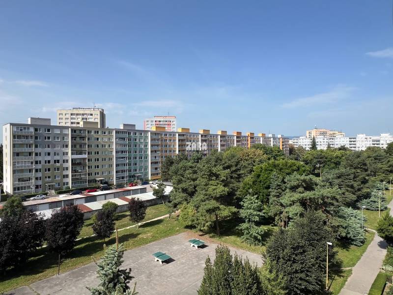 Nám. Kozmonautov- 2 izbový byt, 51 m2, čiastočná rek. KÚPOU VOĽNÝ