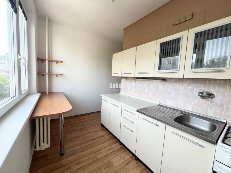 Nám. Kozmonautov- 2 izbový byt, 51 m2, čiastočná rek. KÚPOU VOĽNÝ