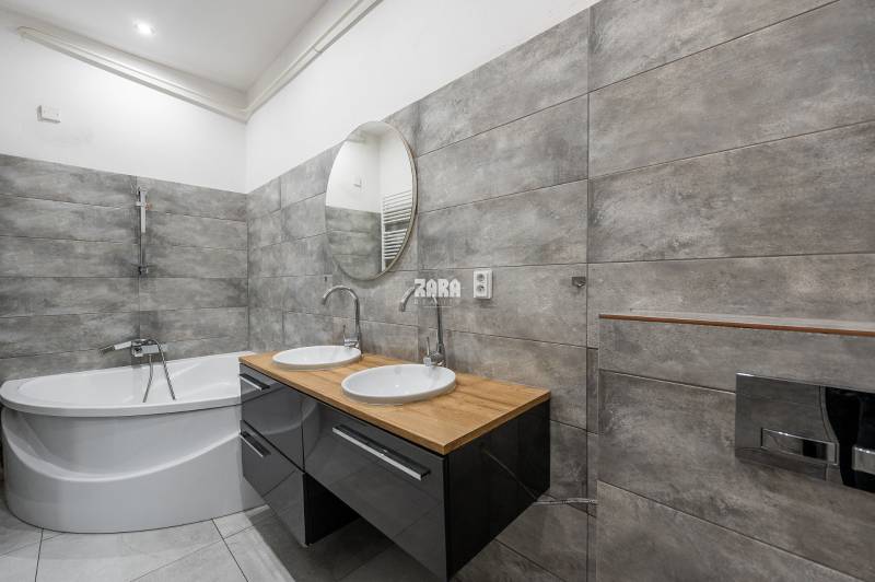 Štúrová - centrum mesta Košice. 3 izbový byt na prenájom