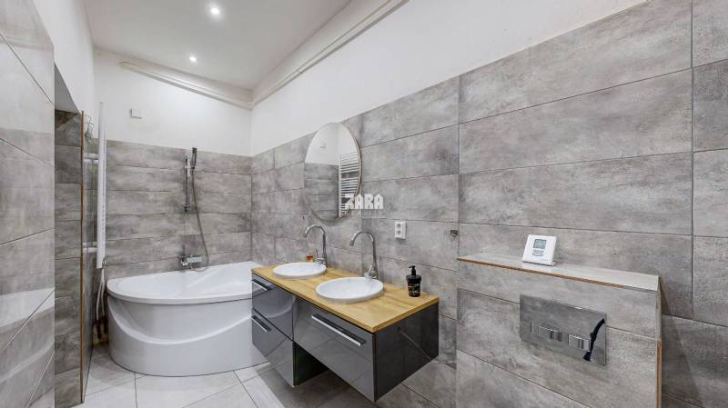 Štúrová - centrum mesta Košice. 3 izbový byt na prenájom