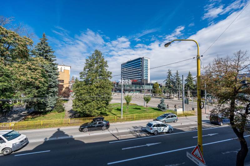 Štúrová - centrum mesta Košice. 3 izbový byt na prenájom