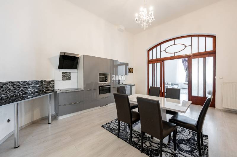 Štúrová - centrum mesta Košice. 3 izbový byt na prenájom