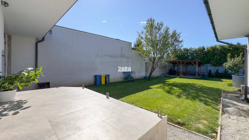 ČAŇA - 4 izb. rodinný dom, ul. Urbárska, pozemok 496 m2