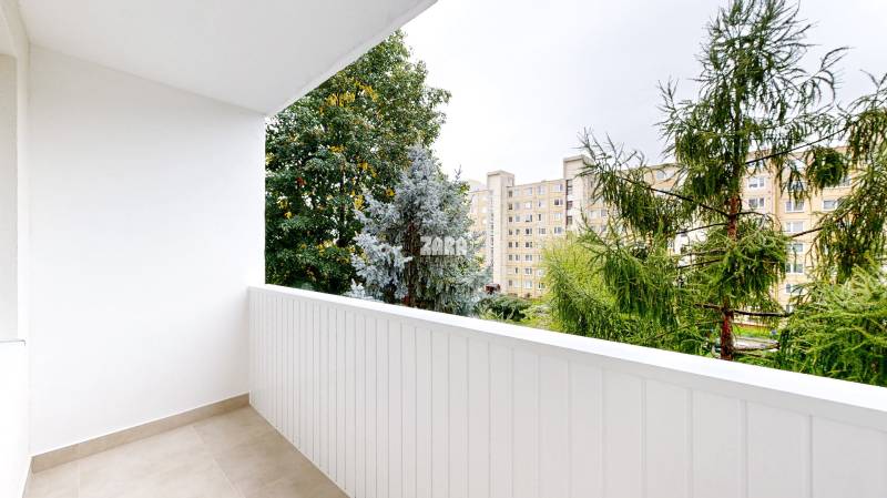 Sofijská - krásny 2 izb. byt, kompletná rekonštrukcia, 39 m2, loggia