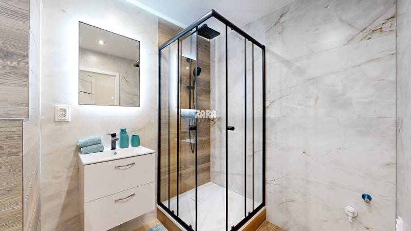 Sofijská - krásny 2 izb. byt, kompletná rekonštrukcia, 39 m2, loggia