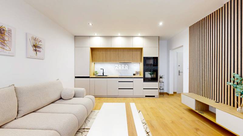 Sofijská - krásny 2 izb. byt, kompletná rekonštrukcia, 39 m2, loggia