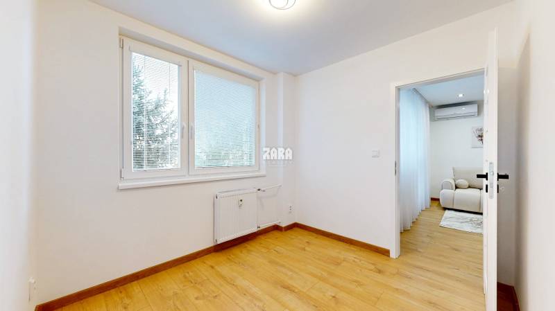 Sofijská - krásny 2 izb. byt, kompletná rekonštrukcia, 39 m2, loggia