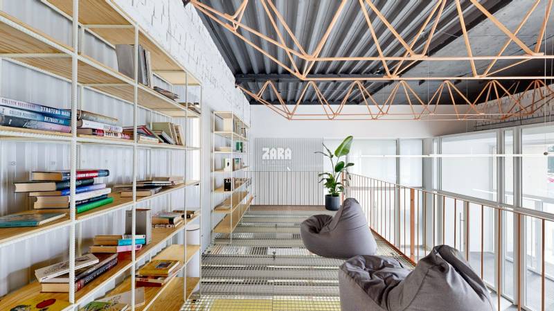 Kysucká - pekný 1 izbový byt 21 m2 +  loggia 3 m2 po komplet. rekonšt.