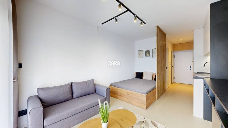 Kysucká - pekný 1 izbový byt 21 m2 +  loggia 3 m2 po komplet. rekonšt.