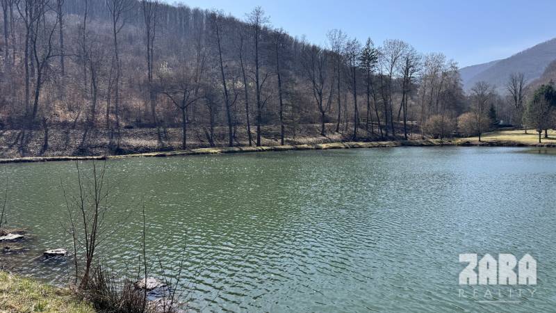 ŠUGOV-ŠUGOVSKÁ DOLINA, INVESTIČNÝ veľkorysý pozemok 3716 m2. 