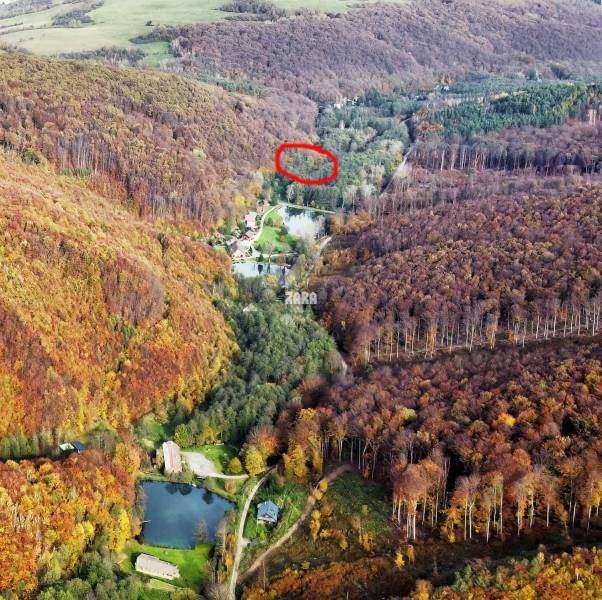 ŠUGOV-ŠUGOVSKÁ DOLINA, INVESTIČNÝ veľkorysý pozemok 3716 m2. 