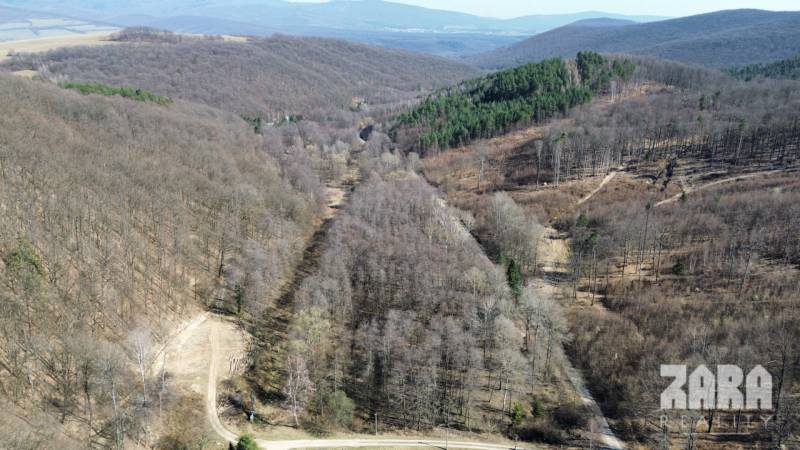 ŠUGOV-ŠUGOVSKÁ DOLINA, INVESTIČNÝ veľkorysý pozemok 3716 m2. 