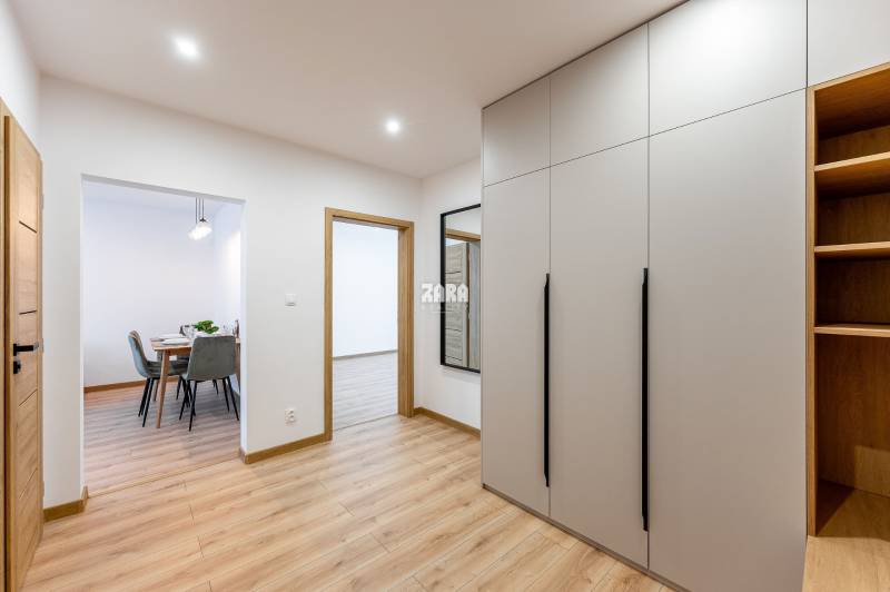 Západ - Trieda SNP - krásny 2 izb, byt 54 m2 + LOGGIA. Komp. rekonštr.