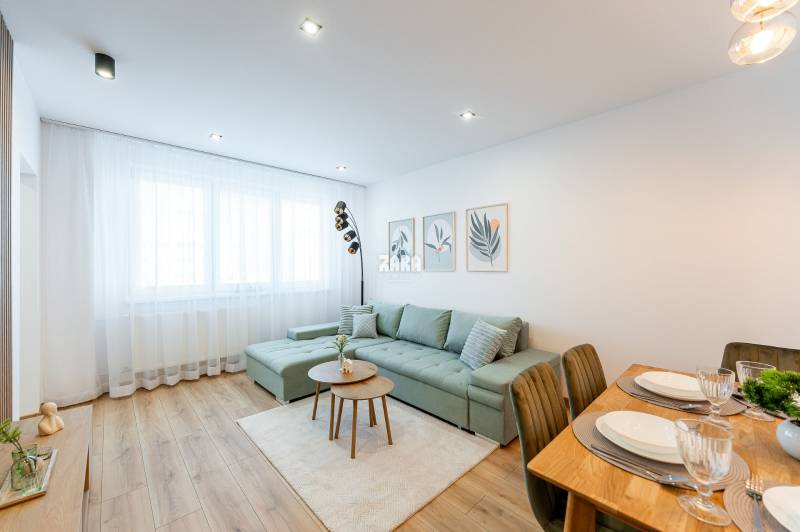 Západ - Trieda SNP - krásny 2 izb, byt 54 m2 + LOGGIA. Komp. rekonštr.