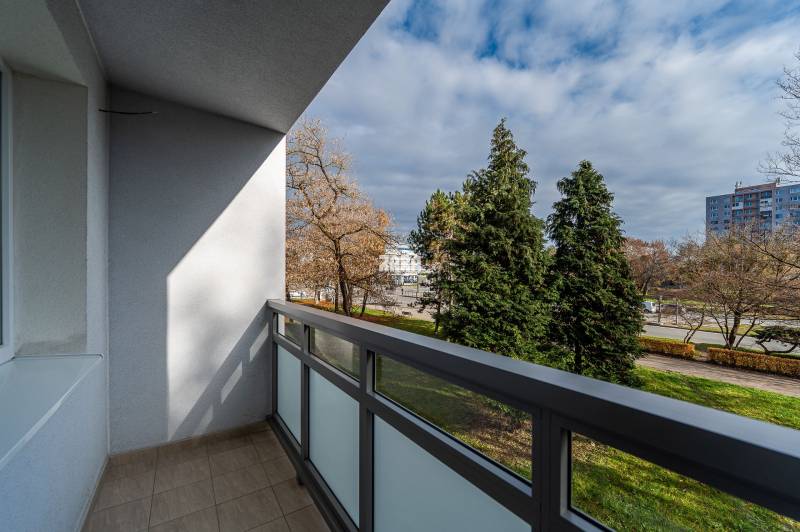 Západ - Trieda SNP - krásny 2 izb, byt 54 m2 + LOGGIA. Komp. rekonštr.