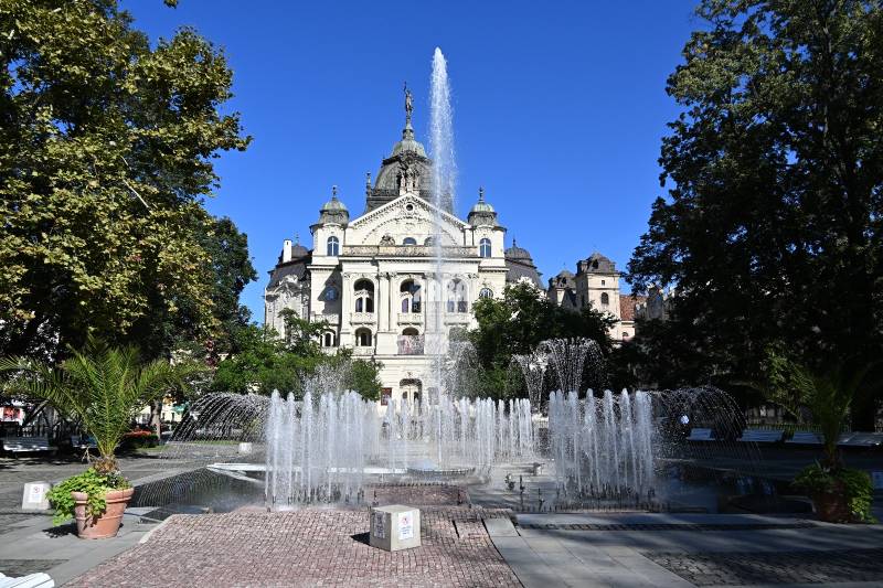 Staré Mesto-ul. Hlavná, 2 izb. tehlový pavlačový byt, 61 m2.ZARIADENÝ