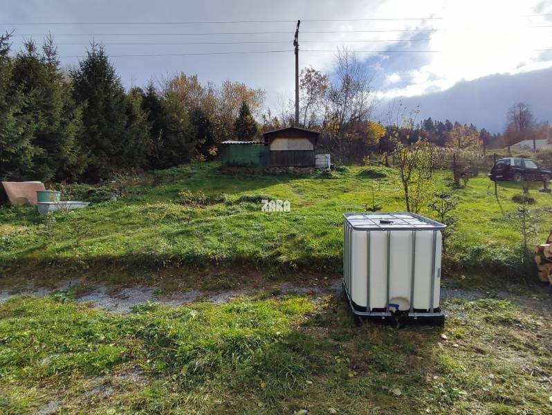 GELNICA - veľmi pekný 3 podlažný rod. dom po rekonštrukcii. 861 m2