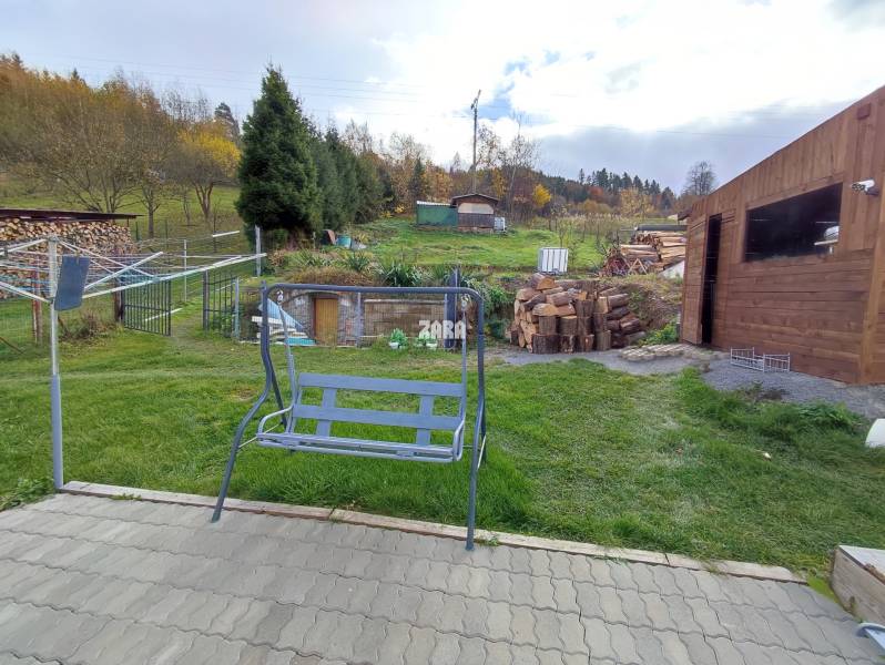 GELNICA - veľmi pekný 3 podlažný rod. dom po rekonštrukcii. 861 m2